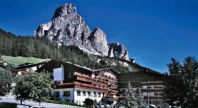 Отель Hotel Miramonti Corvara  Корвара